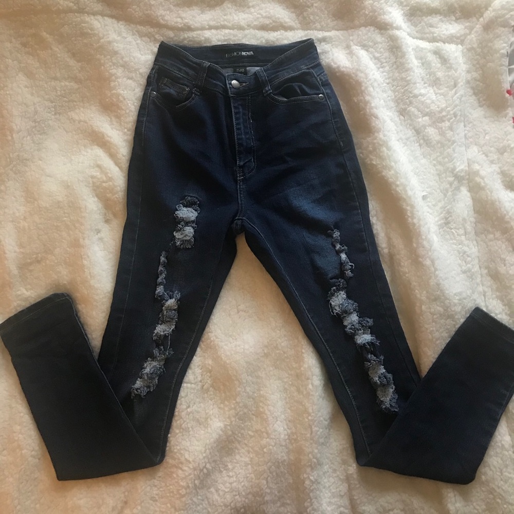 Fashionnova dark wash skinny jeans